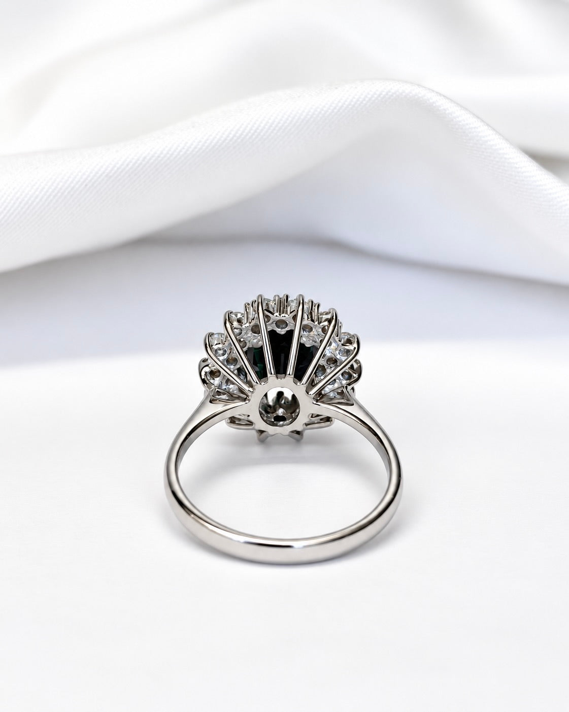 Sapphire Daisy Ring 3.30 carats &amp; Diamonds 1.12 carat 5.7g "Erina"