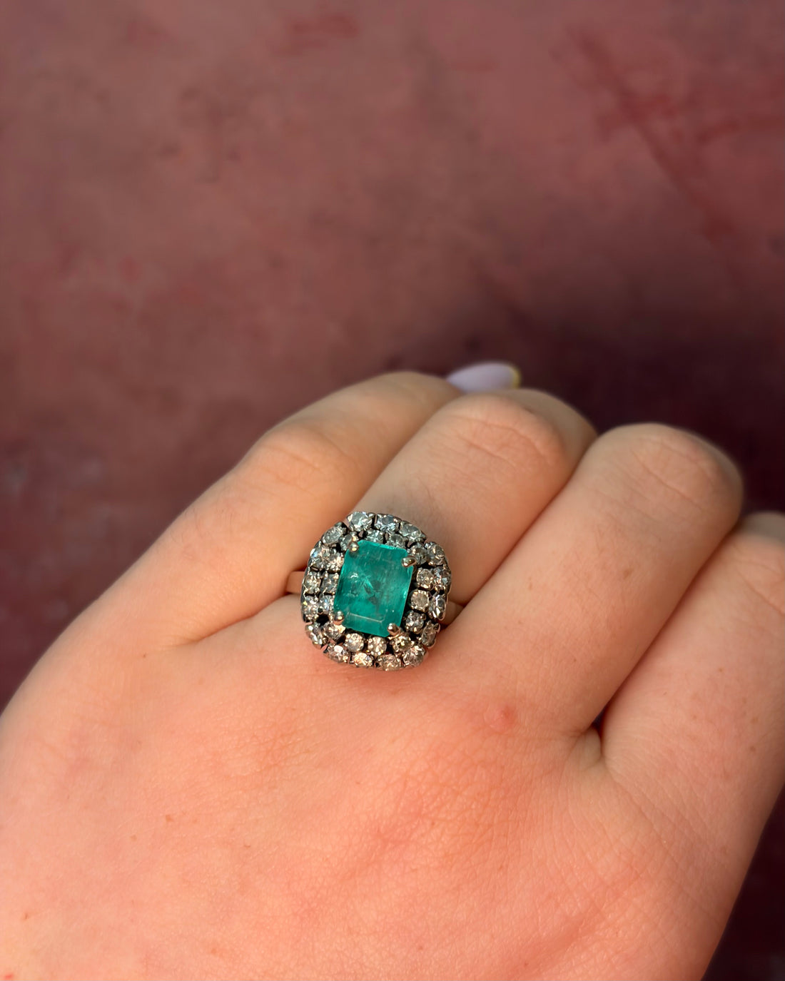 Bague Marguerite Émeraude 2 carats &amp; Diamants 0.88 carat "Elise"