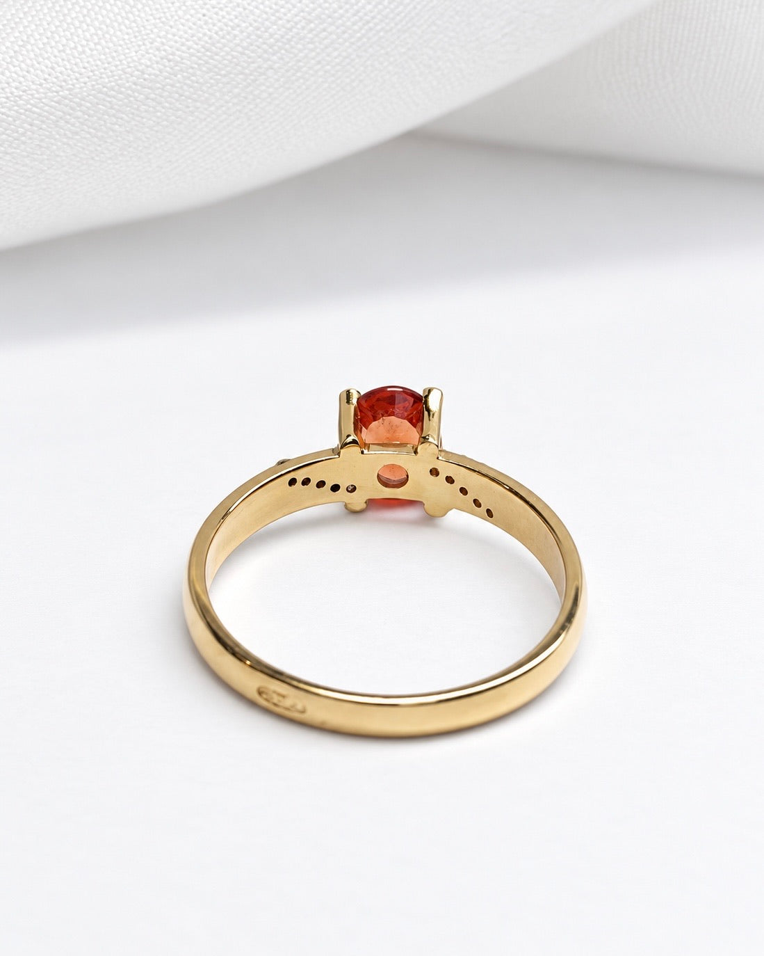 Mandarin Sapphire Ring 0.90 carat &amp; Diamonds "Camille"