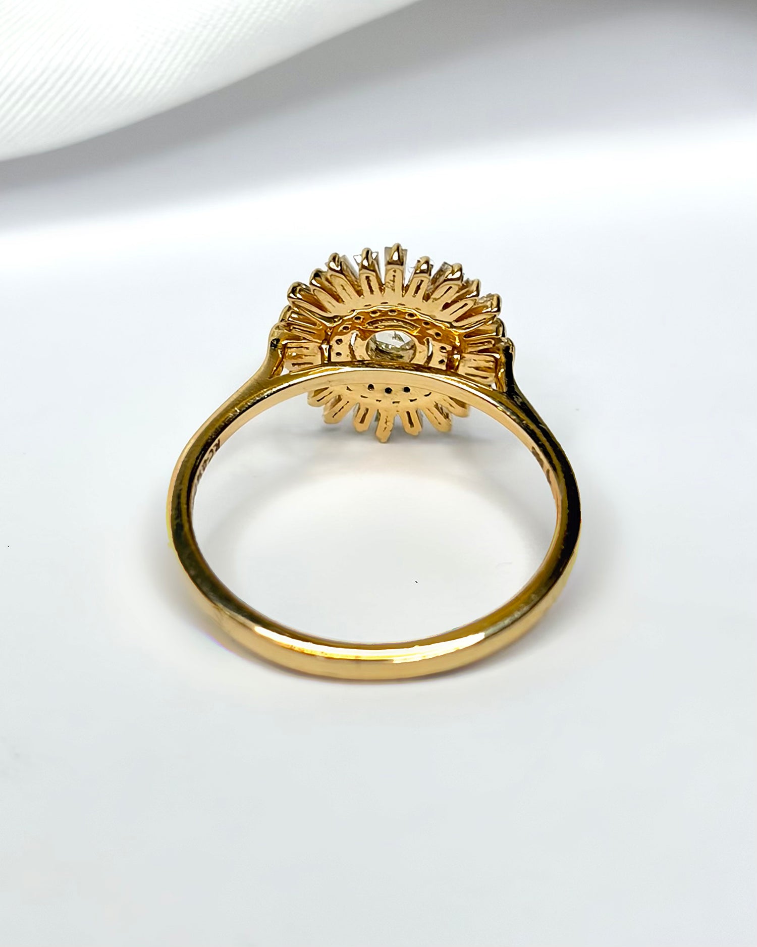 Marguerite Ring Diamonds 0.48 Carat "Sol"
