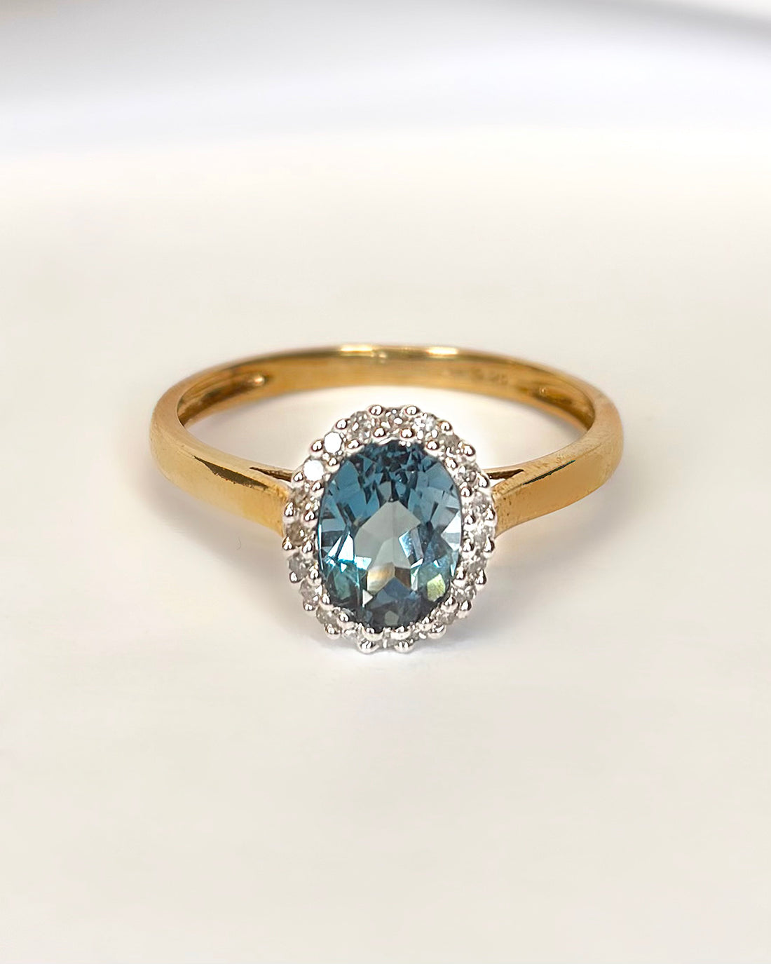 Bague Marguerite Topaze 1.80 carat &amp; Diamants 0.20 carat "Ambrine"