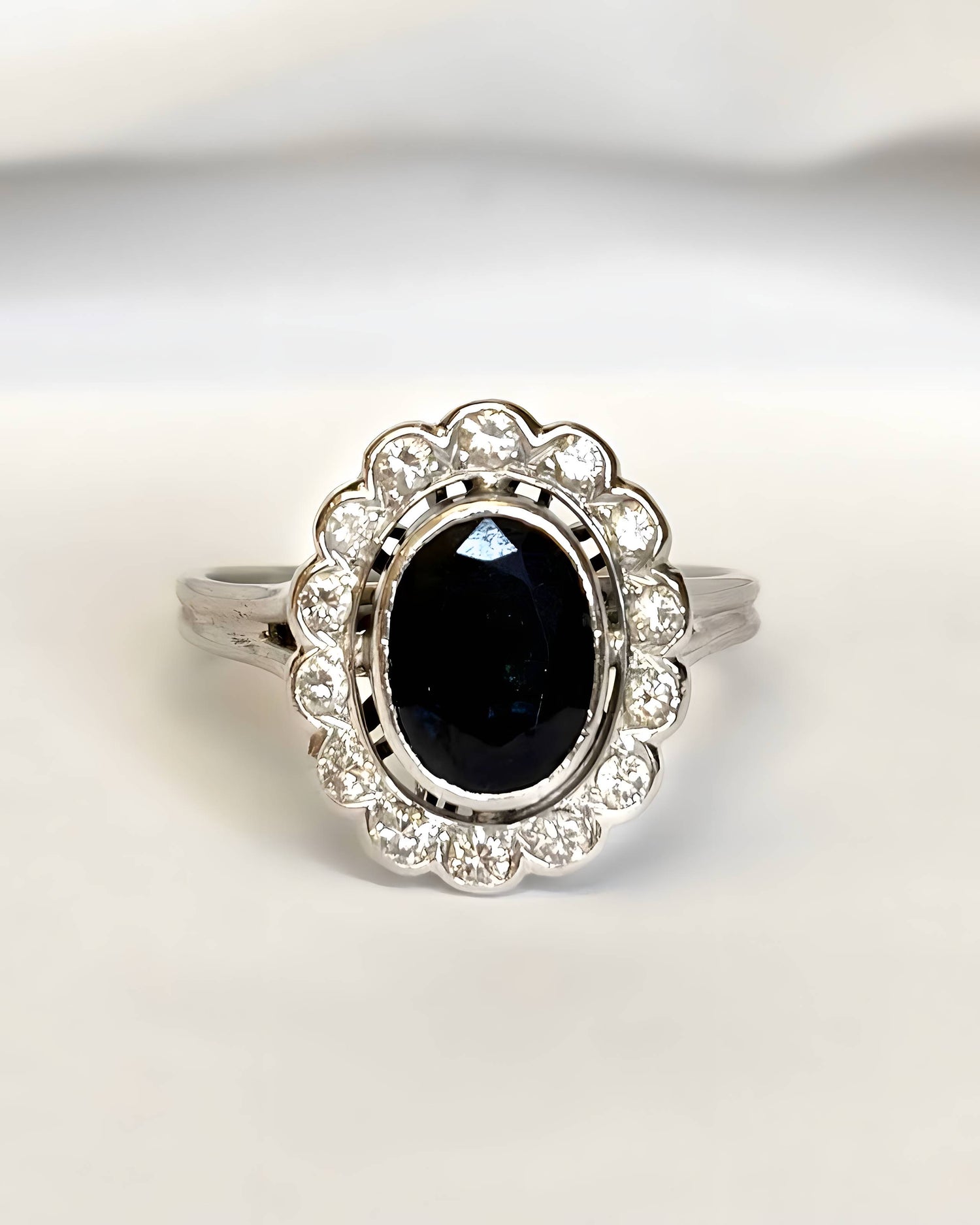 Bague Marguerite Saphir 2.45 carats &amp; Diamants 5.26g "Michaela"