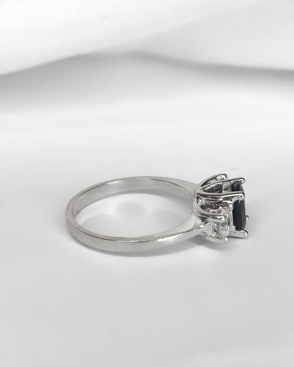 Bague Trilogie Saphir 0.85 carat &amp; Diamants 0.40 carat "Éléanore" - Elliade Paris