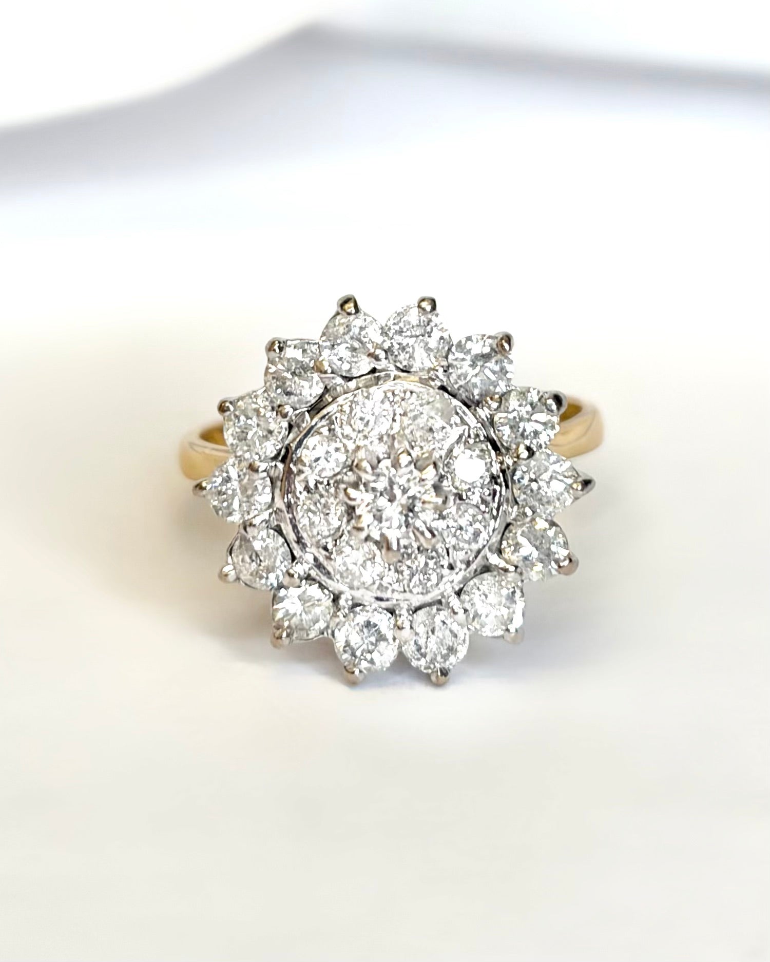 Anillo margarita de diamantes de 1.09 quilates y 4.17 g «Cornelia»