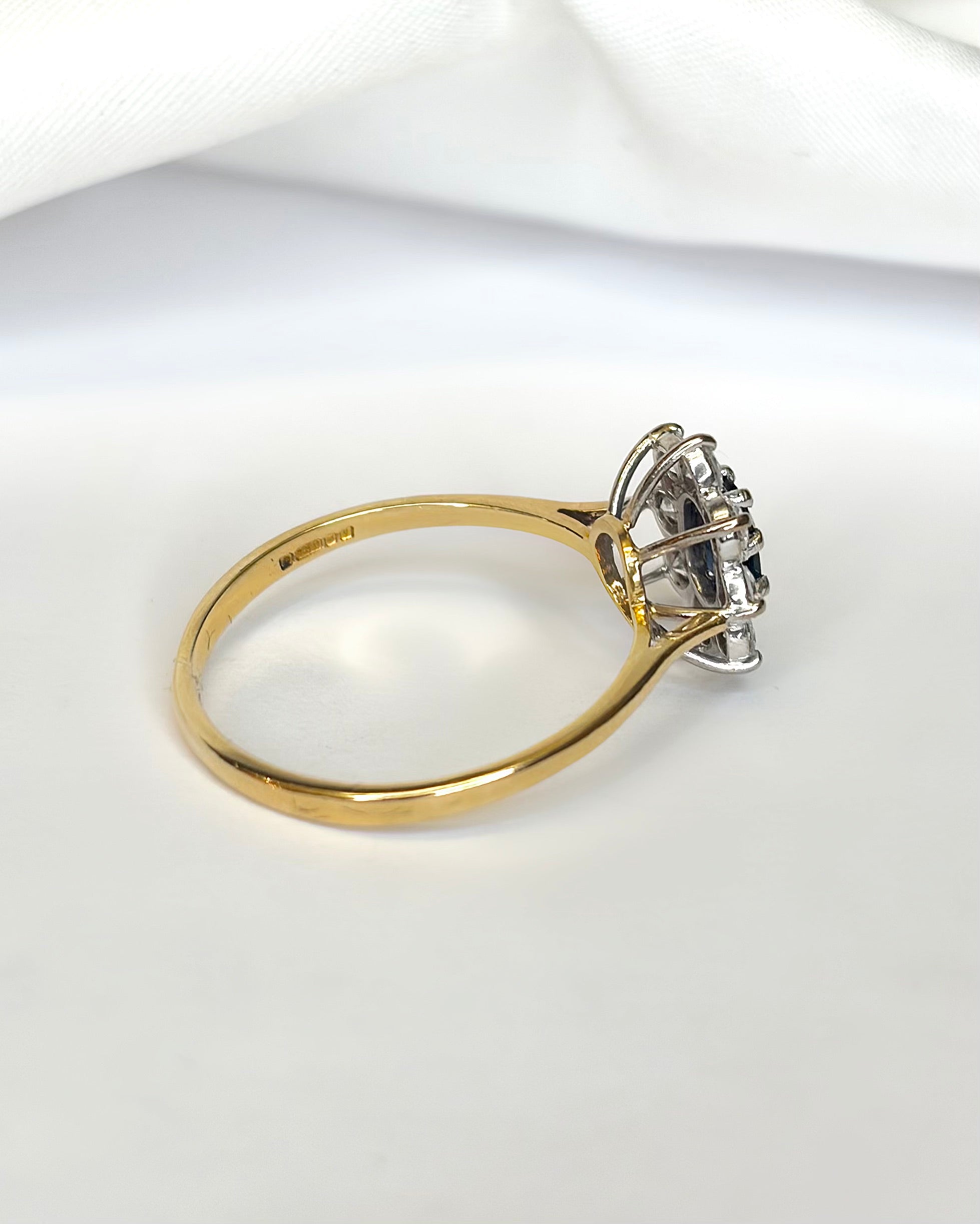 Bague Marguerite Saphir 0.49 carat &amp; Diamants 0.32 carat "Diane"