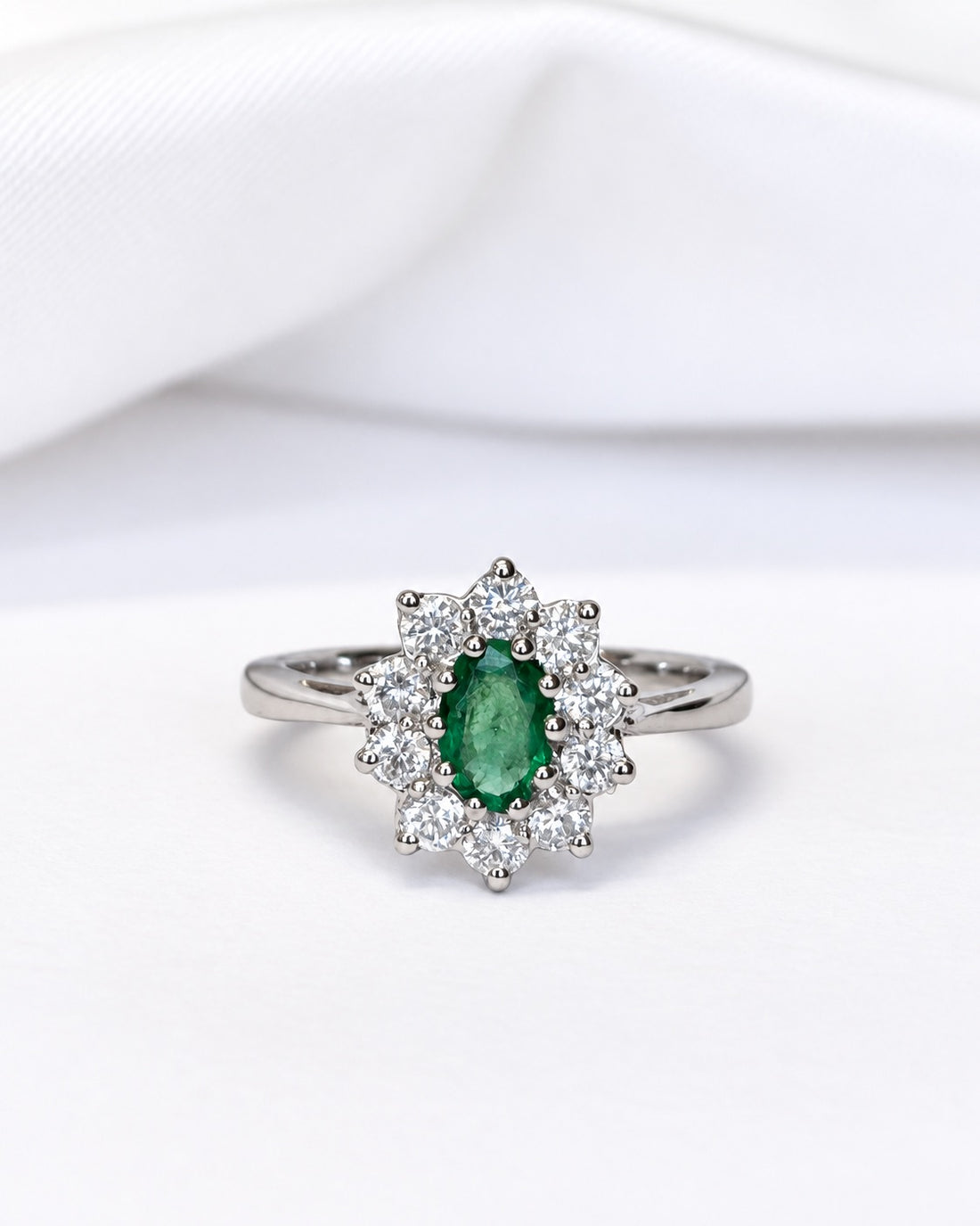 Bague Marguerite Émeraude 0.42 carat &amp; Diamants 0.30 carat "Dona"