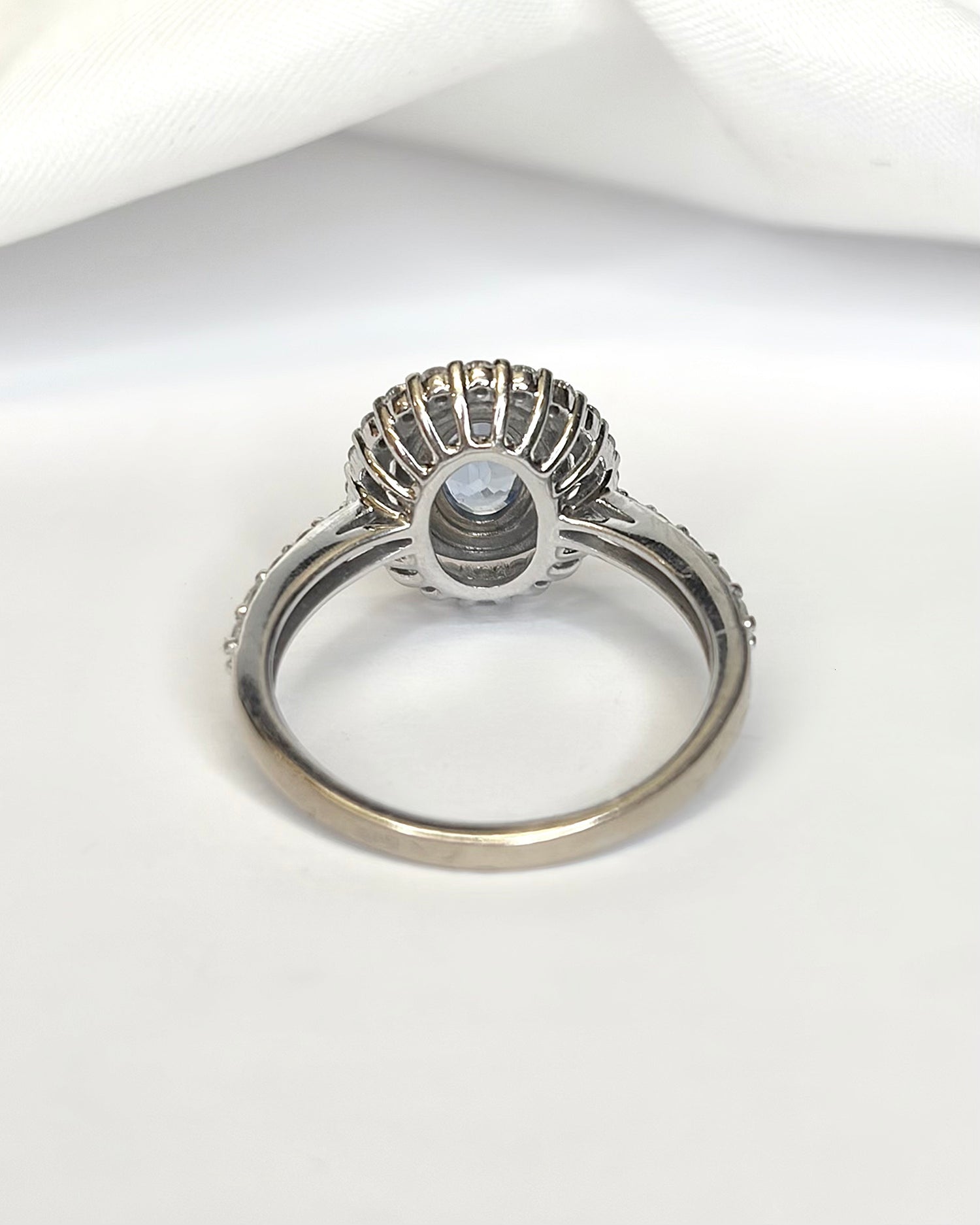 "Sandra" Ceylon Sapphire 0.85-carat &amp; Diamond 0.83-carat Marguerite Ring