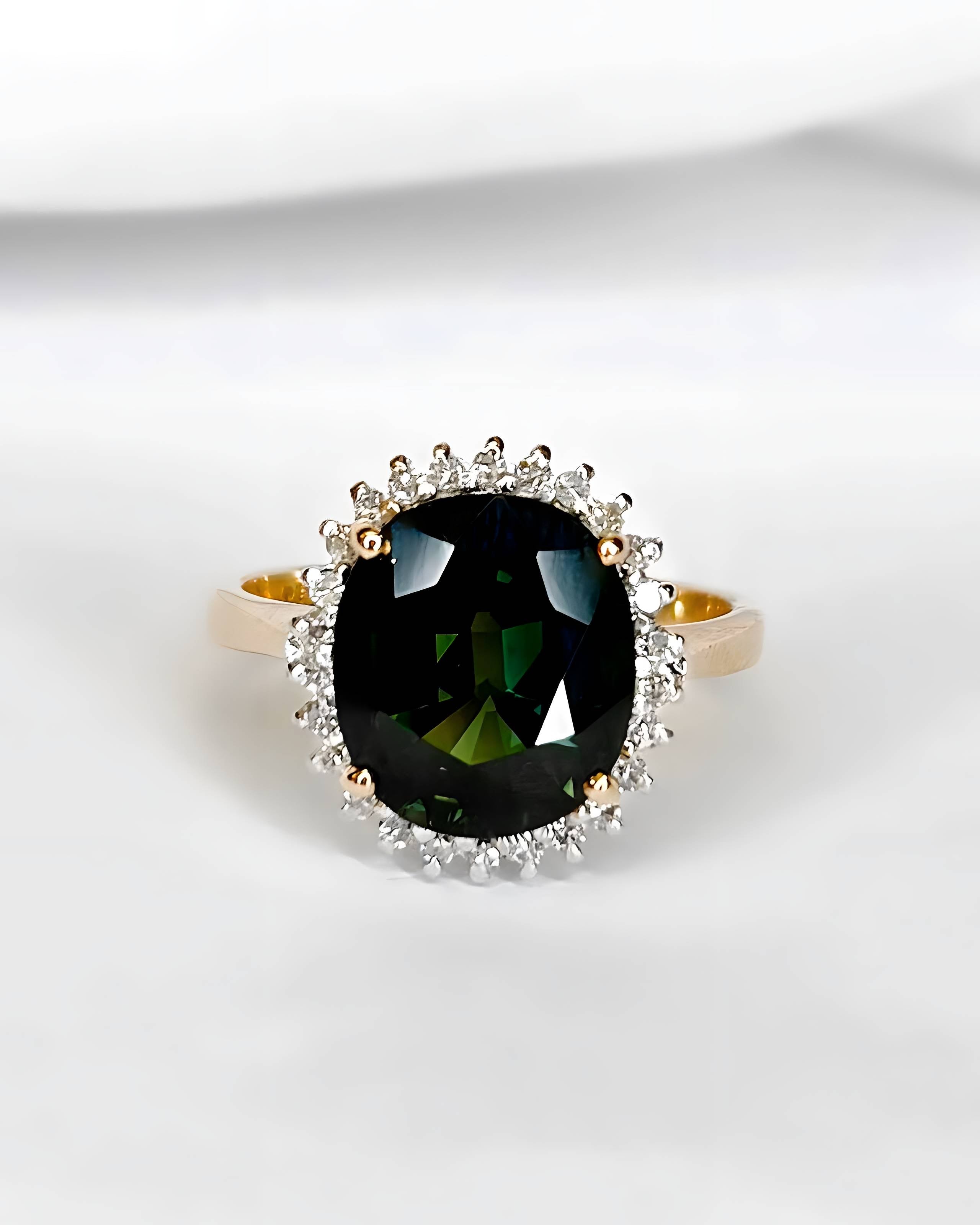 Bague Marguerite Saphir Vert 4.51 carats &amp; Diamants "Carmen" - Elliade Paris