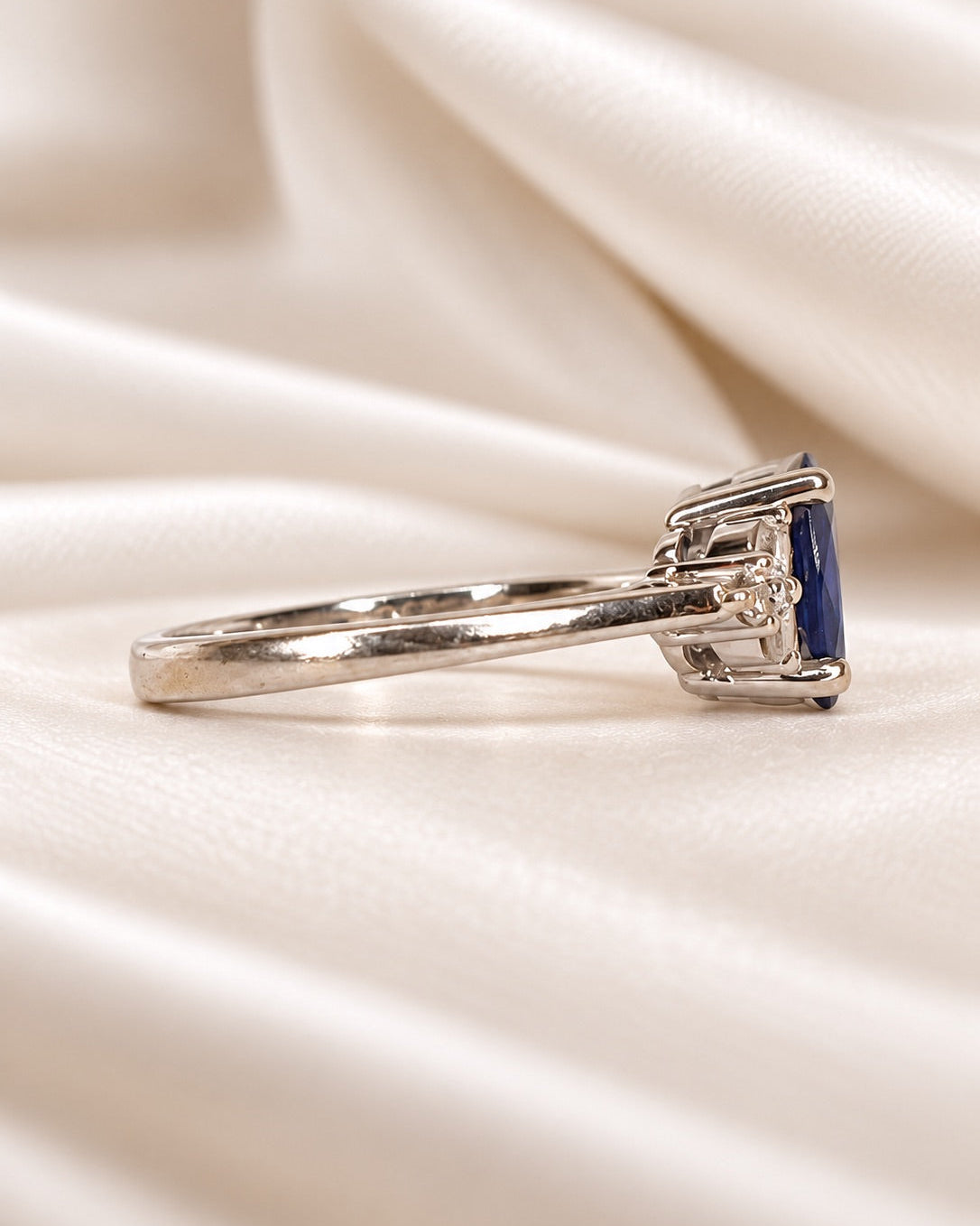 Bague Trilogie Saphir 0.85 carat &amp; Diamants "Aby"