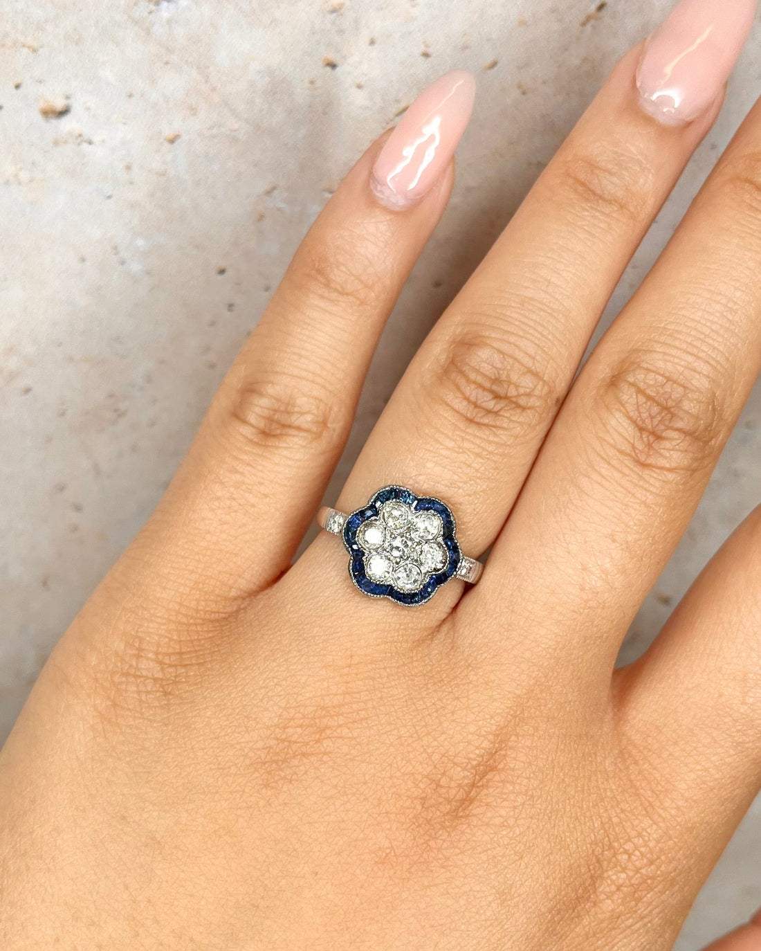 Bague Art-Déco Saphir 0.56 carat &amp; Diamants 0.56 carat "Nina"