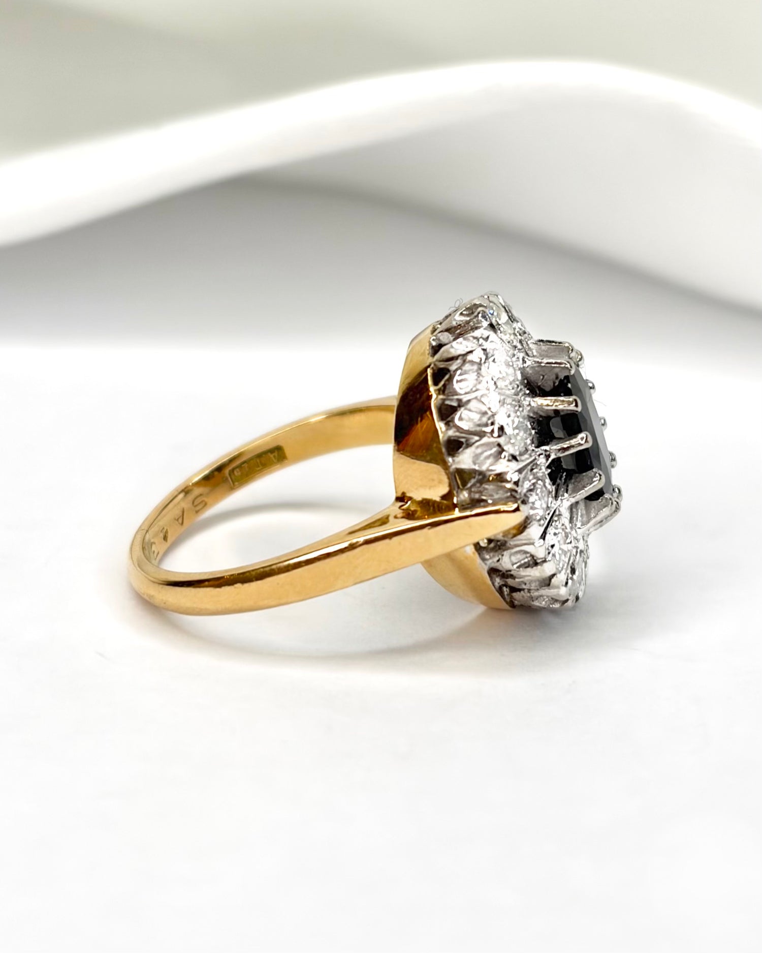 Bague Marguerite Saphir 1.60 carat &amp; Diamants 0.60 carat "Luna"