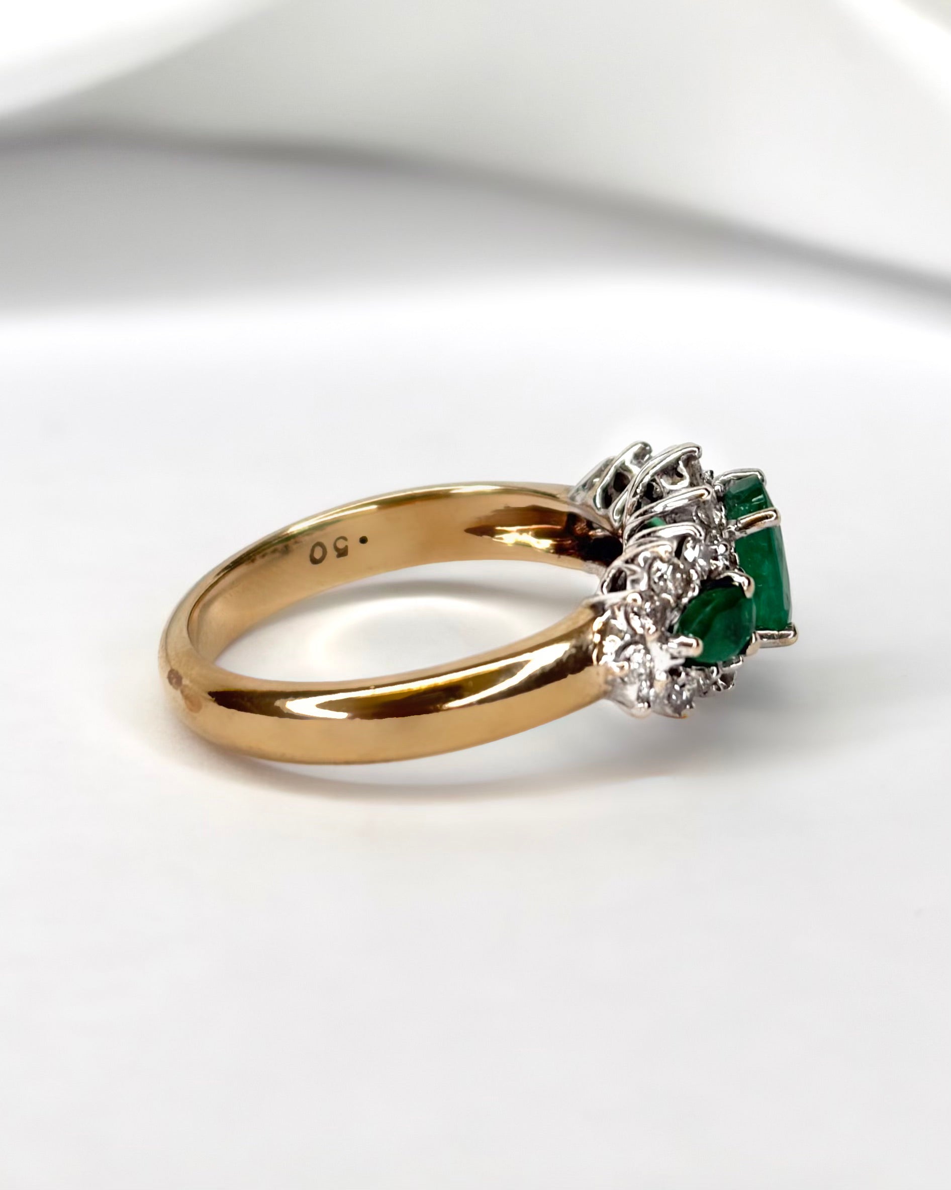 Bague Trilogie Émeraudes 1.05 carat &amp; Diamants 0.40 carat "Diane"