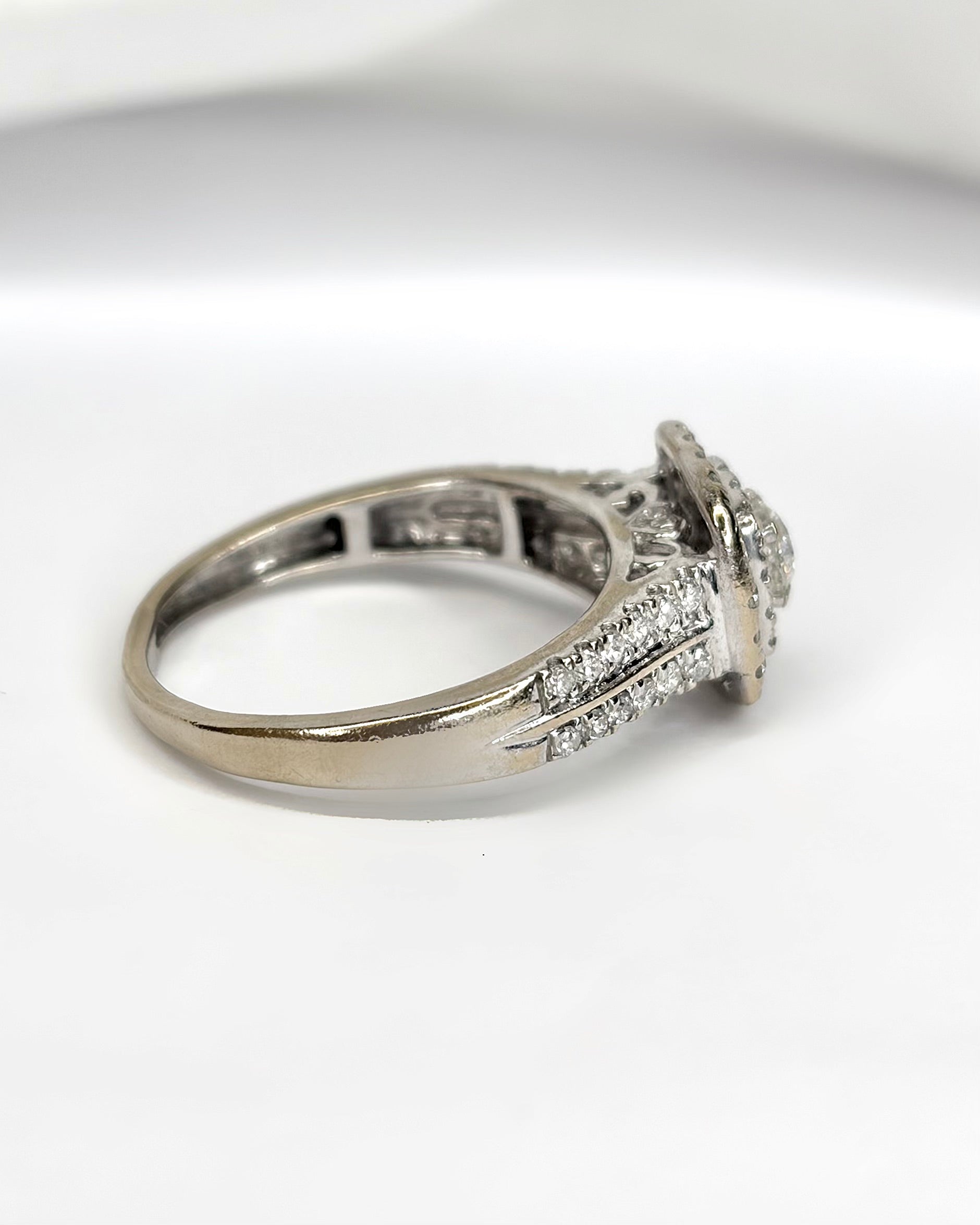 Bague Style Art-Déco Diamants 0.78 carat "Selena"
