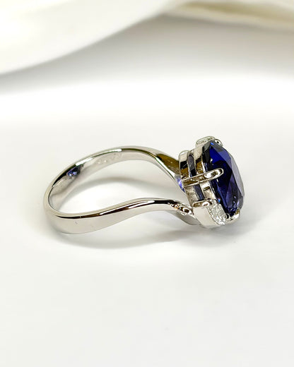 Anillo Trilogía Tanzanita 4.50 quilates y Diamantes 0.40 quilates "Aude"