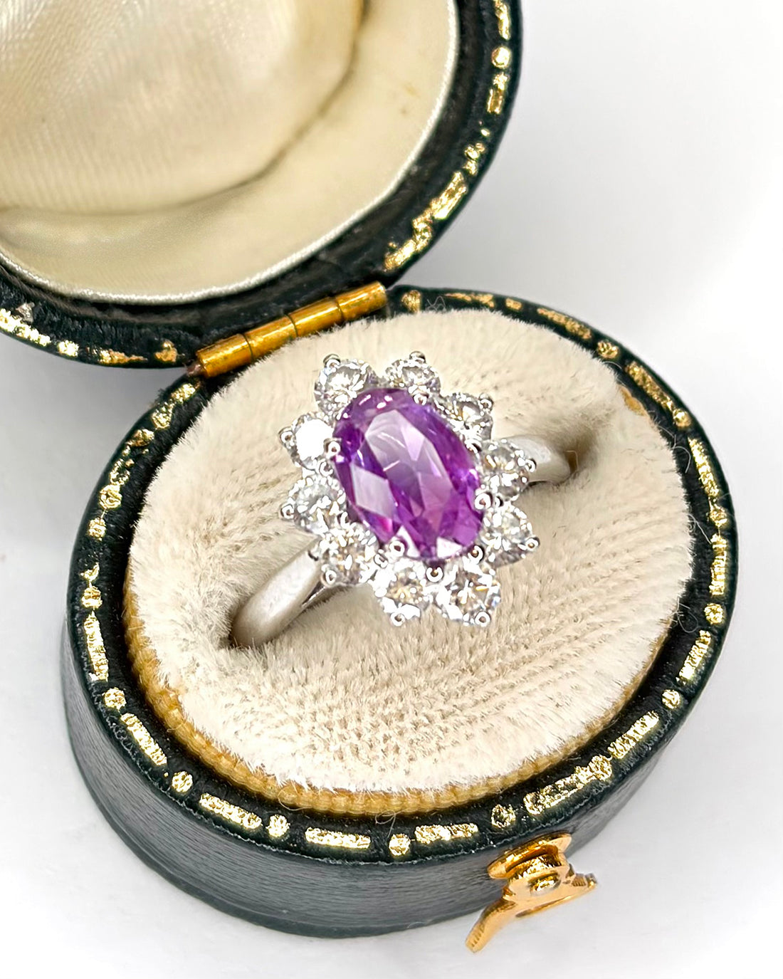 Bague Marguerite Saphir Lavande 1.20 carat &amp; Diamants 0.70 carat "Amanda"
