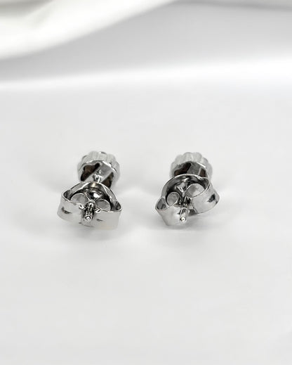 Daisy Stud Earrings with 0.32 Carat Diamonds "Carina"