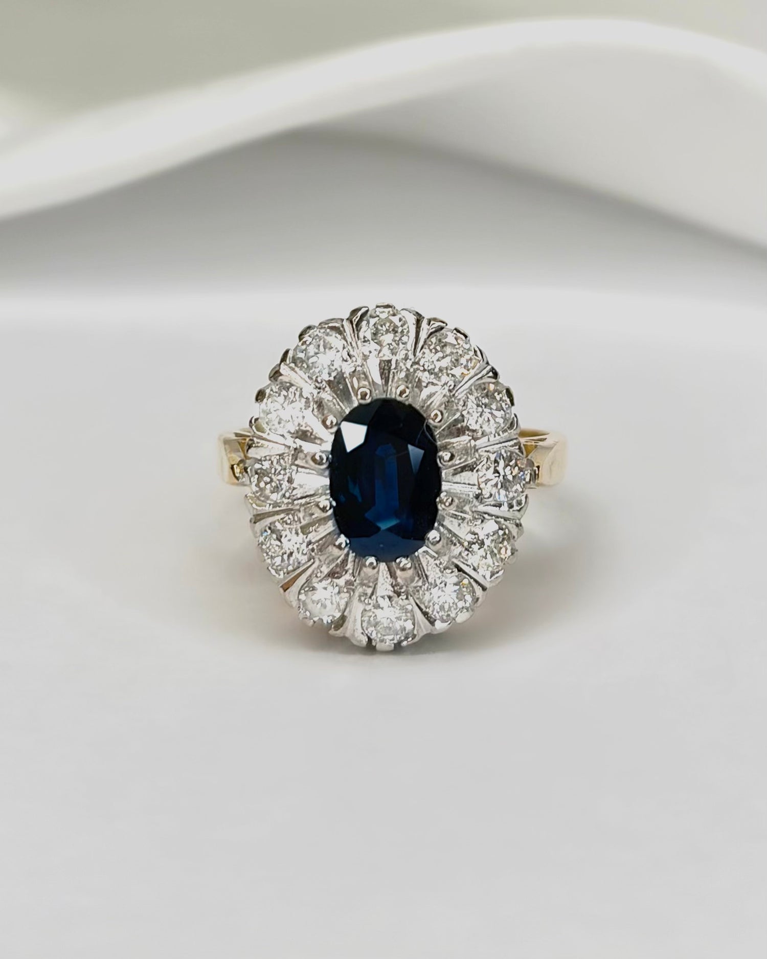 Bague Marguerite Saphir 1.60 carat &amp; Diamants 0.60 carat "Luna"