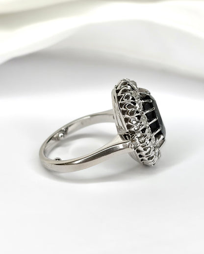 Anillo Marguerite Zafiro 2.05 quilates, Diamantes 0.21 quilates y Oro 6,55 g "Marnie"