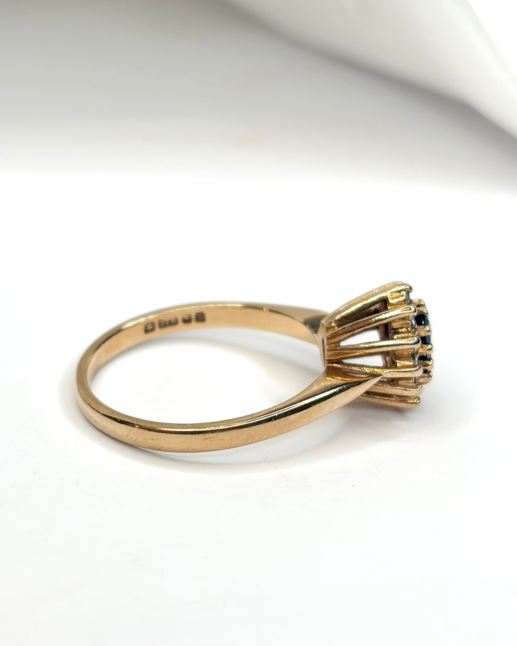 Bague Marguerite Saphir 0.45 carat &amp; 12 Diamants "Lisie"