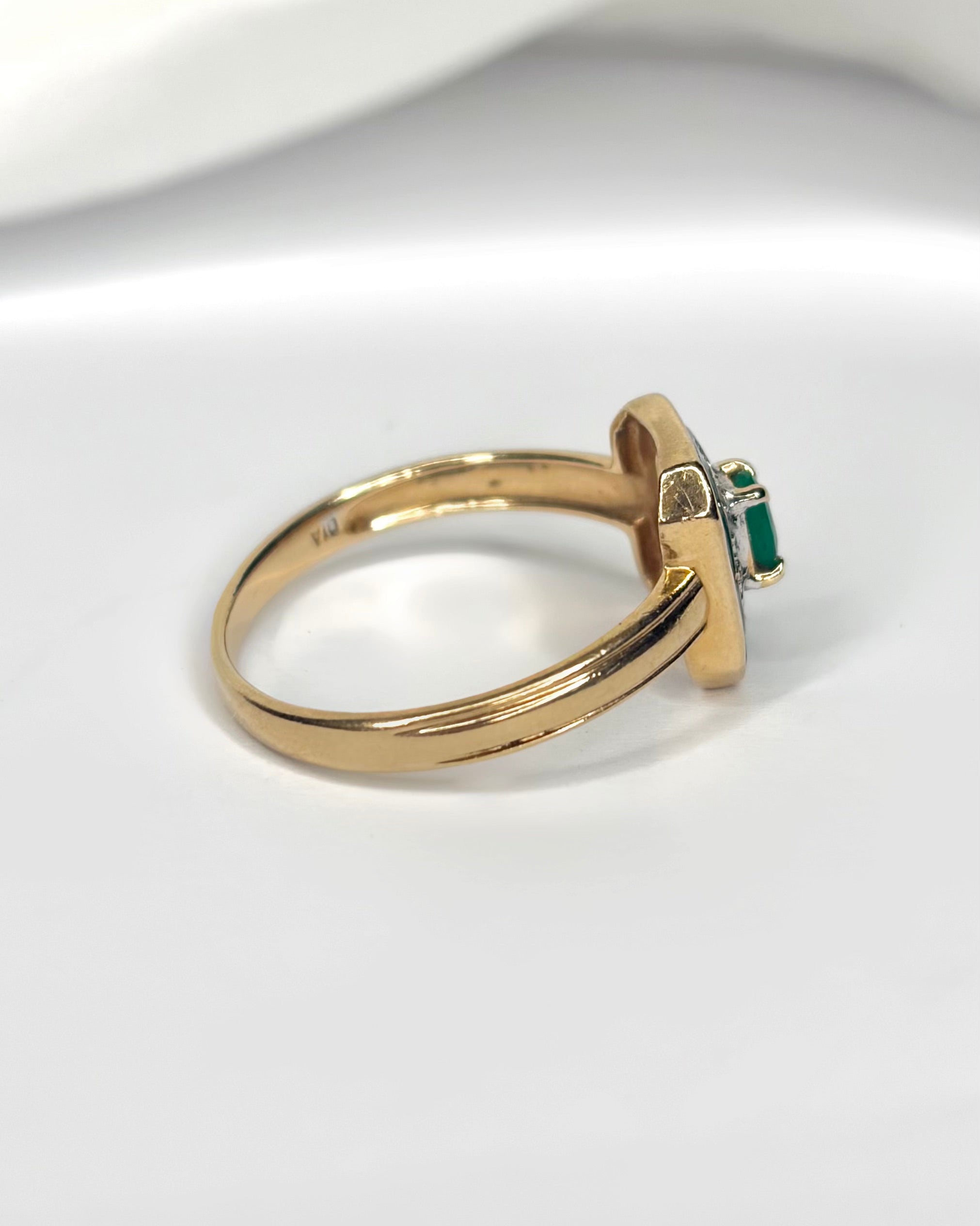 Art Deco Style Emerald &amp; Diamond Ring "Roberta"