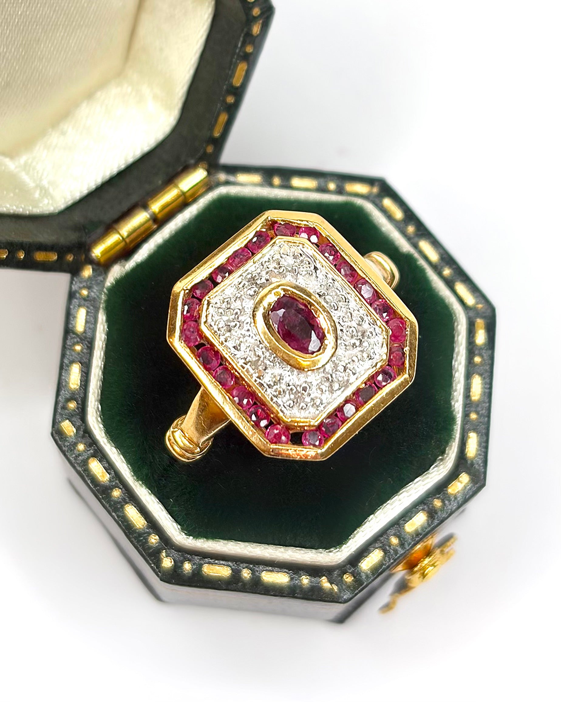 Bague Art-Déco Rubis 0.70 carat &amp; 8 Diamants "Céleste"