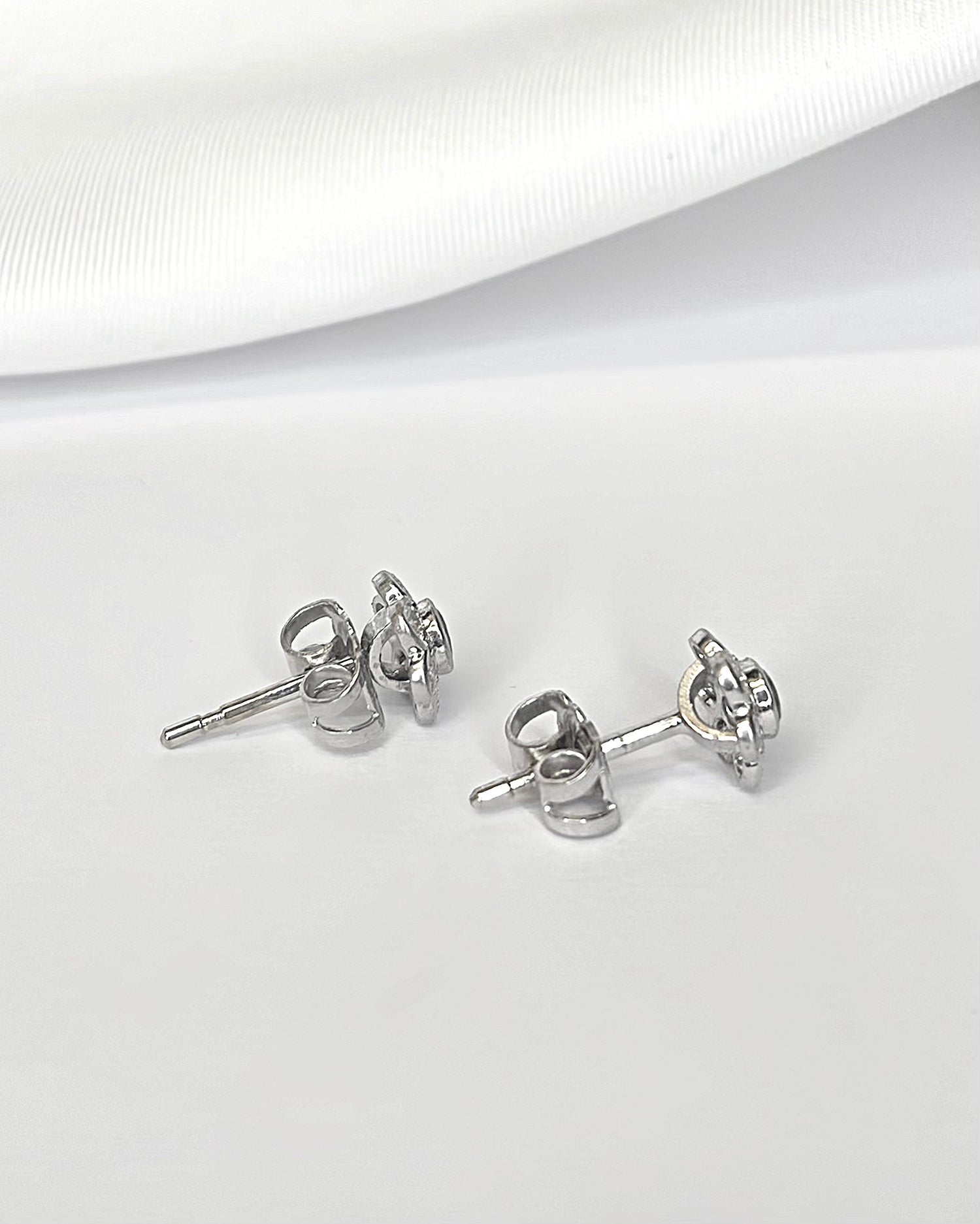Pendientes Marguerite con zafiros de 0,24 quilates y diamantes de 0,36 quilates "Cristina"
