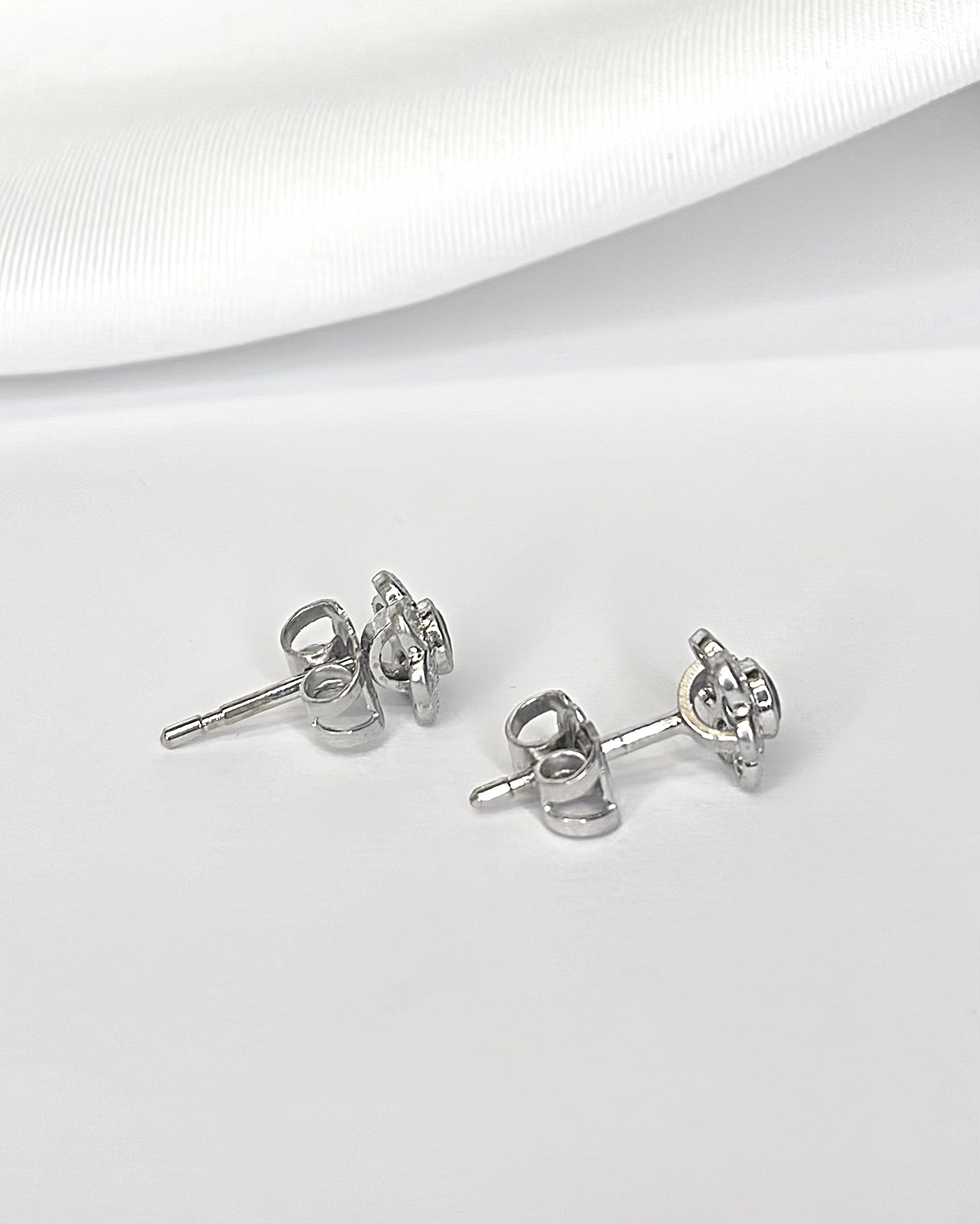 Pendientes Marguerite con zafiros de 0,24 quilates y diamantes de 0,36 quilates "Cristina"
