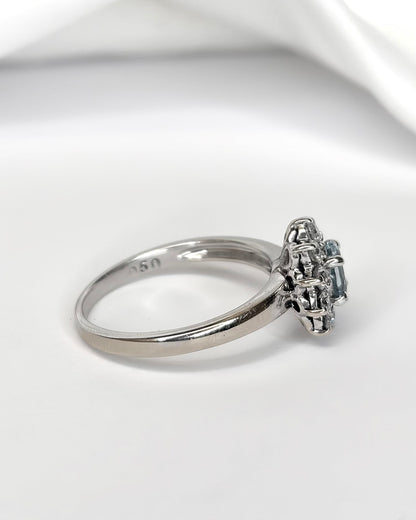 Anillo Marguerite Aguamarina 0,40 quilates y Diamantes 0,30 quilates "Dehlia"