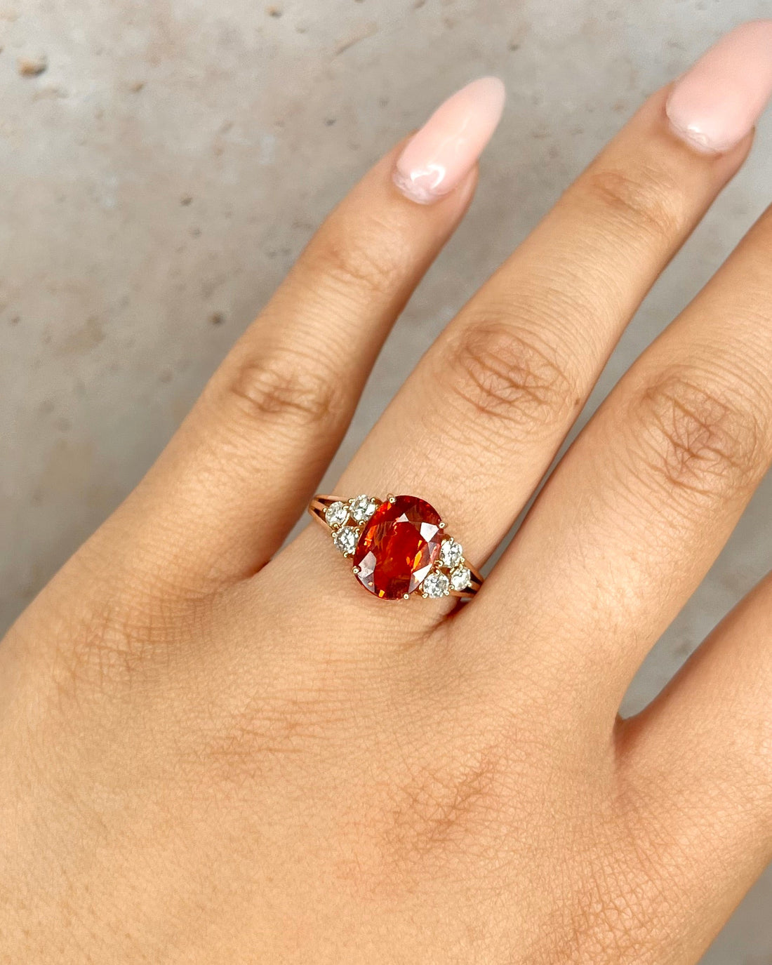Bague Trilogie Saphir Mandarine 3.30 carats &amp; Diamants  0.48 carat  "Maëlie"