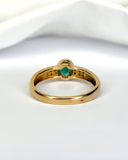 Bague Jonc Solitaire Émeraude 0.70 carat &amp; Diamants "Victoria" - Elliade Paris