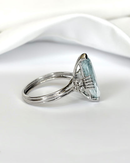 Bague Marquise Aigue-Marine 3.40 carats, Diamants &amp; Or 4,61 g "Eden"