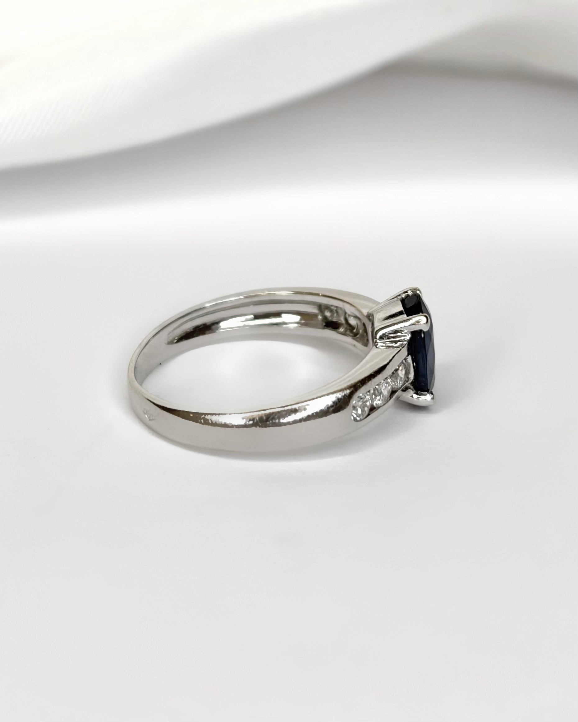 Solitaire Sapphire 1 Carat &amp; Diamonds Ring "Gina"