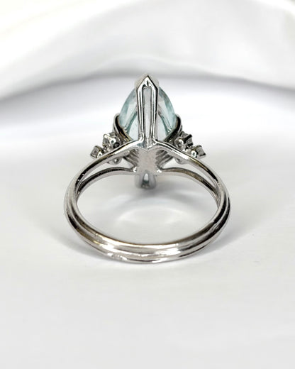 Bague Marquise Aigue-Marine 3.40 carats, Diamants &amp; Or 4,61 g "Eden"