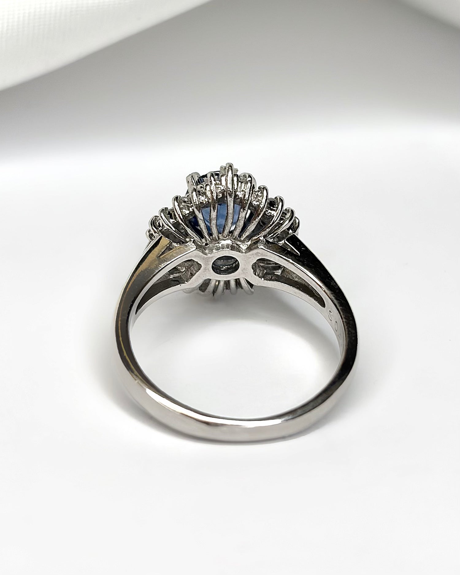 Bague Marguerite Saphir 0.85 carat &amp; Diamants 0.45 carat "Fanny"