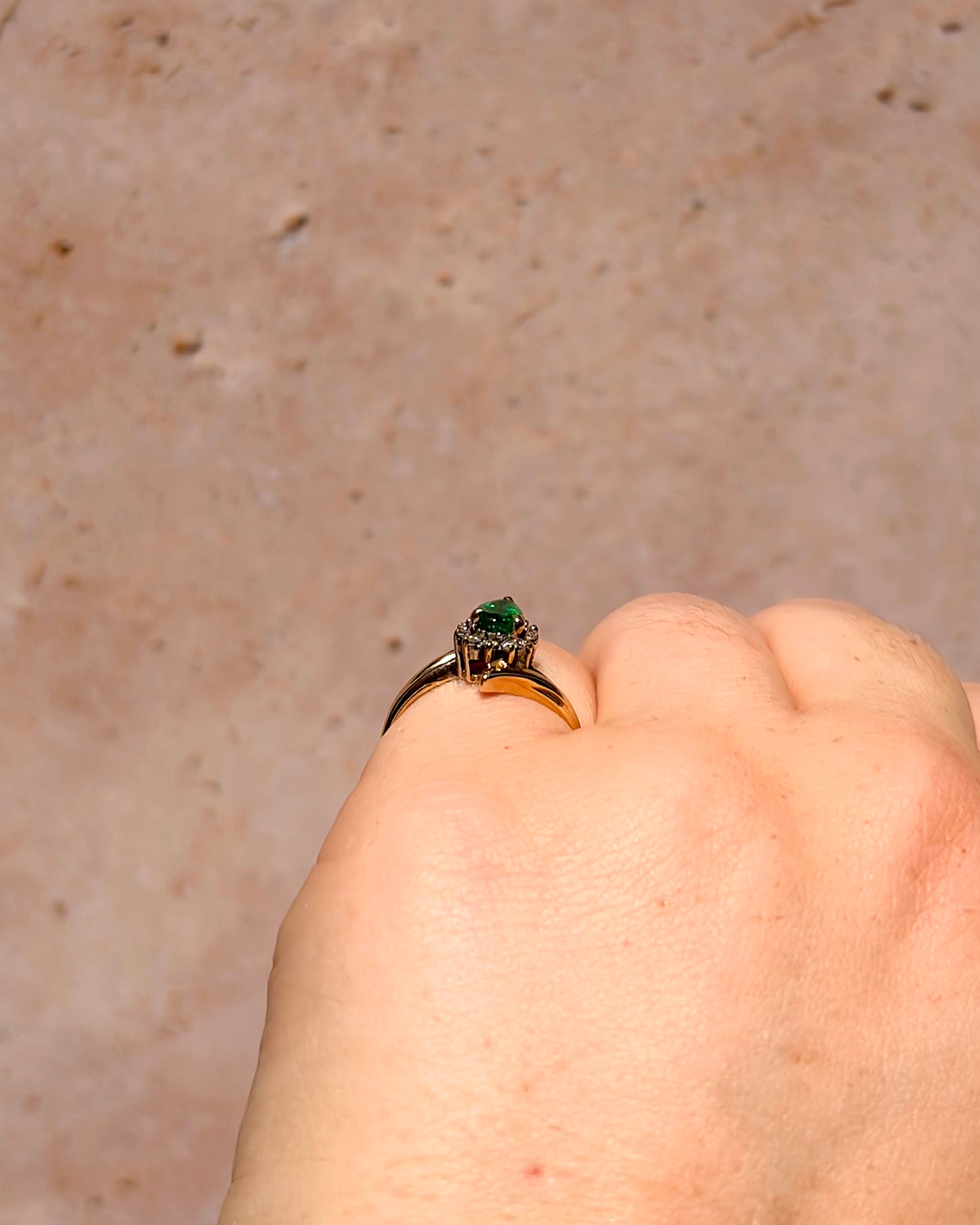 Bague Marguerite Émeraude 0.65 carat &amp; Diamants "Iris"