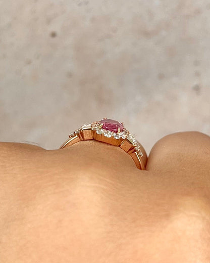 Bague Trilogie Saphir Rose 0.83 carat &amp; Diamants 0.50 carat "Lizéa"