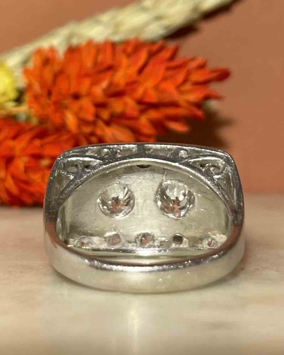 Anillo de diamantes Art Déco del período "Kenadie"