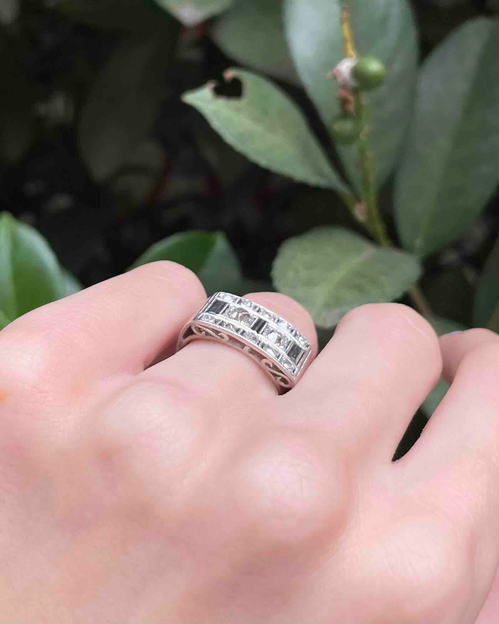 Anillo de diamantes Art Déco del período "Kenadie"