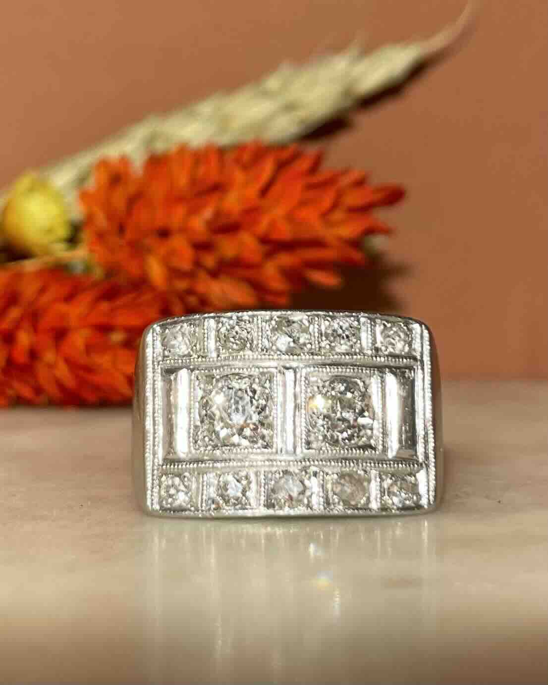 Anillo de diamantes Art Déco del período "Kenadie"
