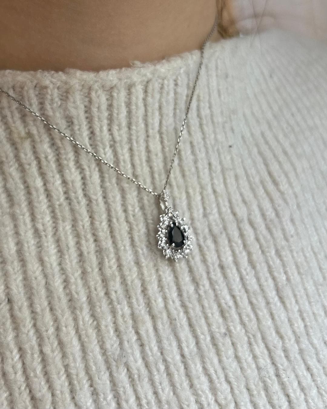 Pendentif Marguerite Saphir 0.85 carat &amp; Diamants &quot;Lila&quot;