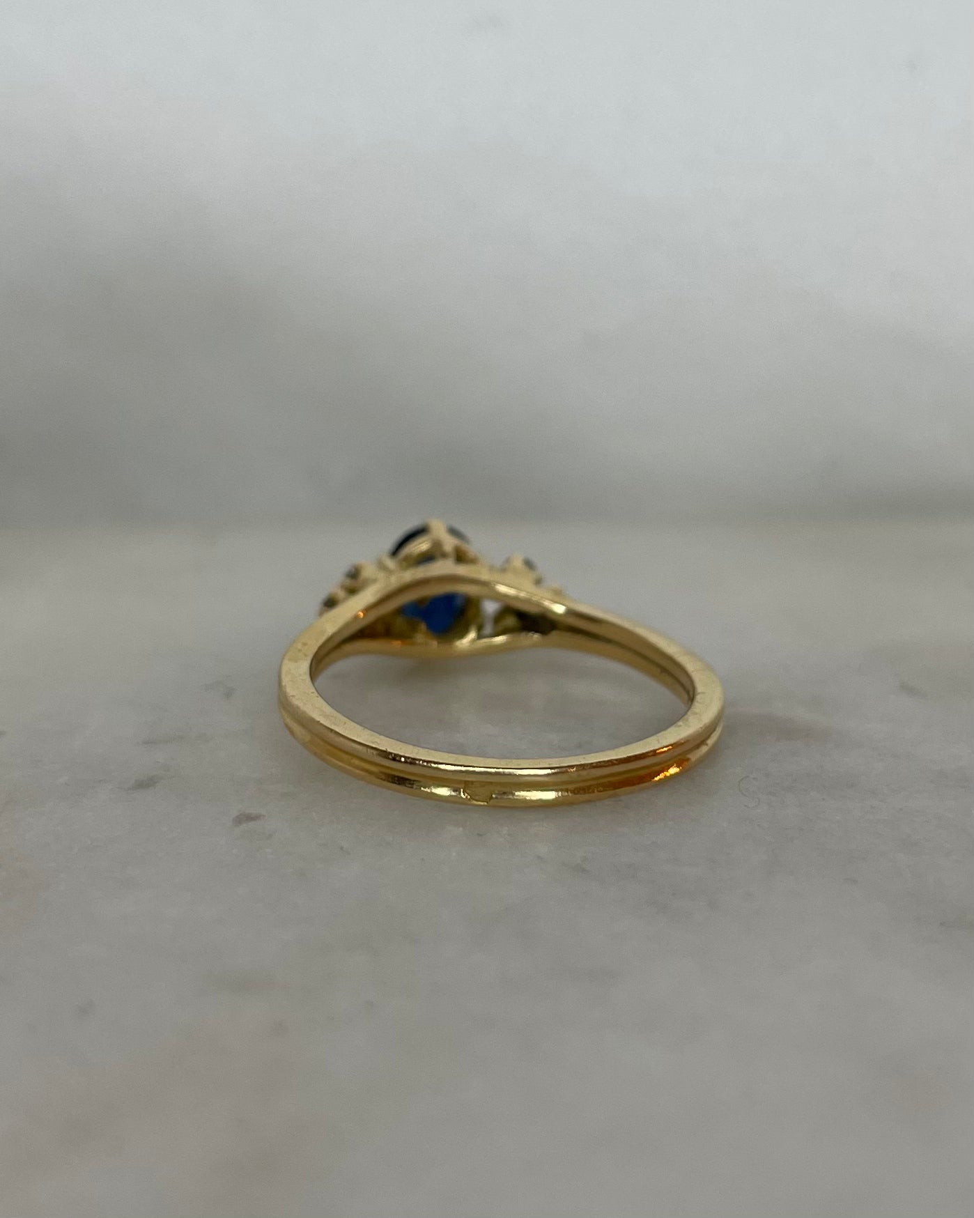 Bague Trilogie Saphir 0.44 carat &amp; Diamants “Liorane”