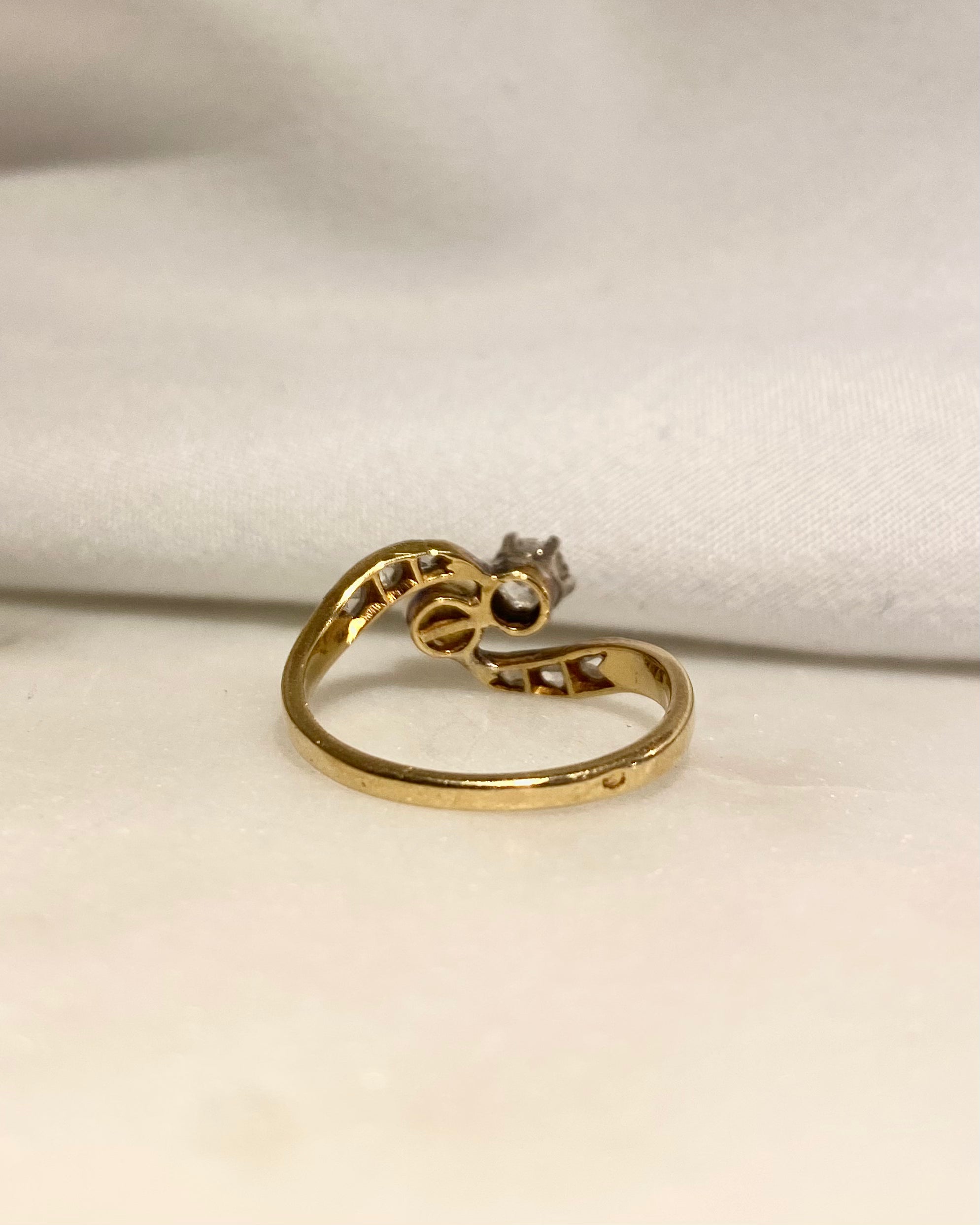 Bague Art-déco Toi &amp; Moi Perle &amp; Diamants 0.45 carat "Prunelle"