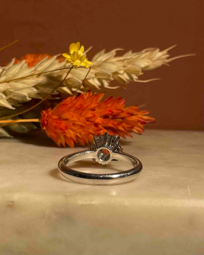 Bague Marguerite Topaze 0.70 Carat et 8 Diamants &quot;Karla&quot;