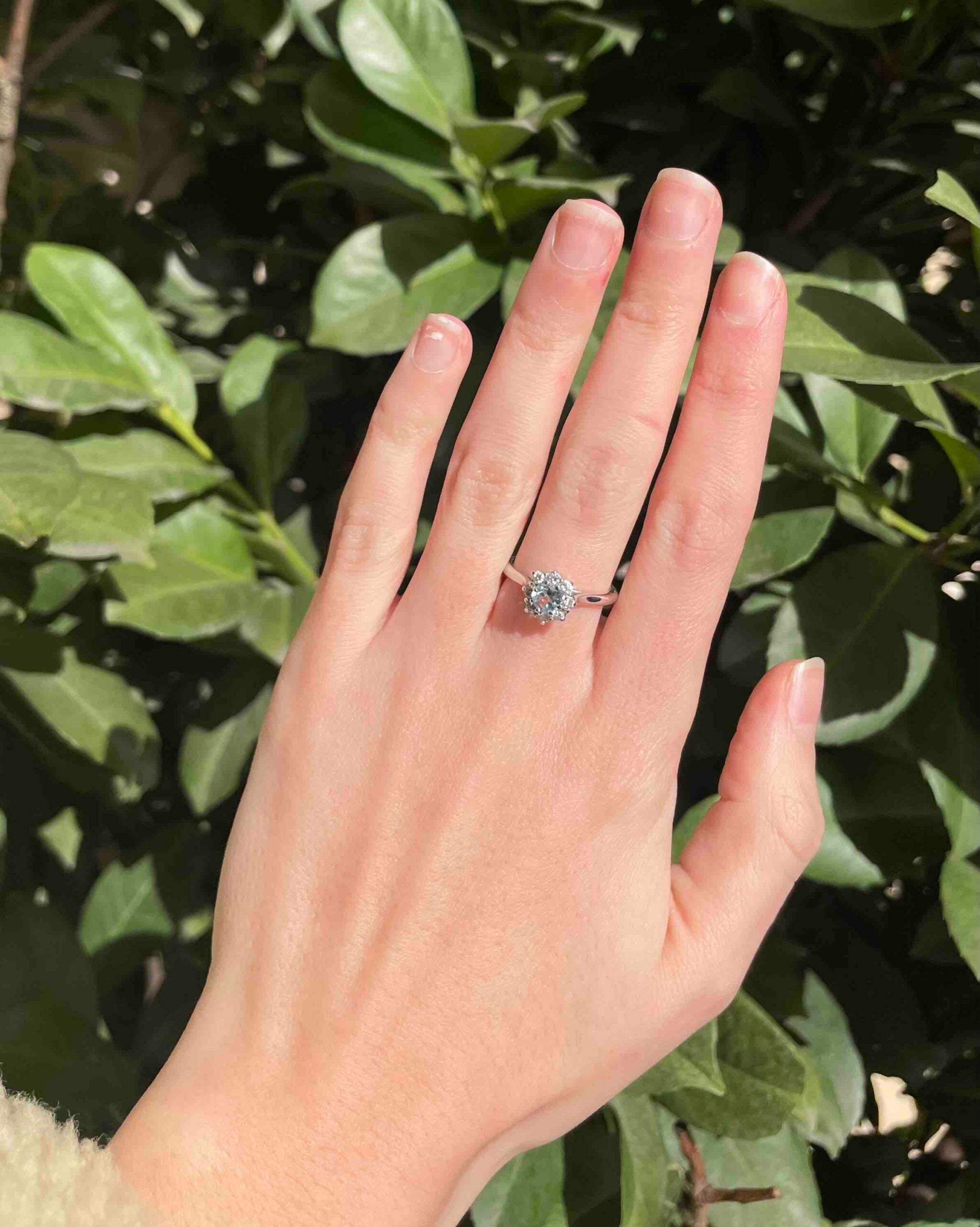 Bague Marguerite Topaze 0.70 Carat et 8 Diamants "Karla"