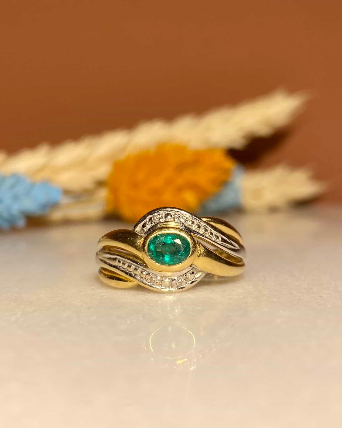 Bague Tourbillon Emeraude &amp; Diamants &quot;Sabrina&quot;