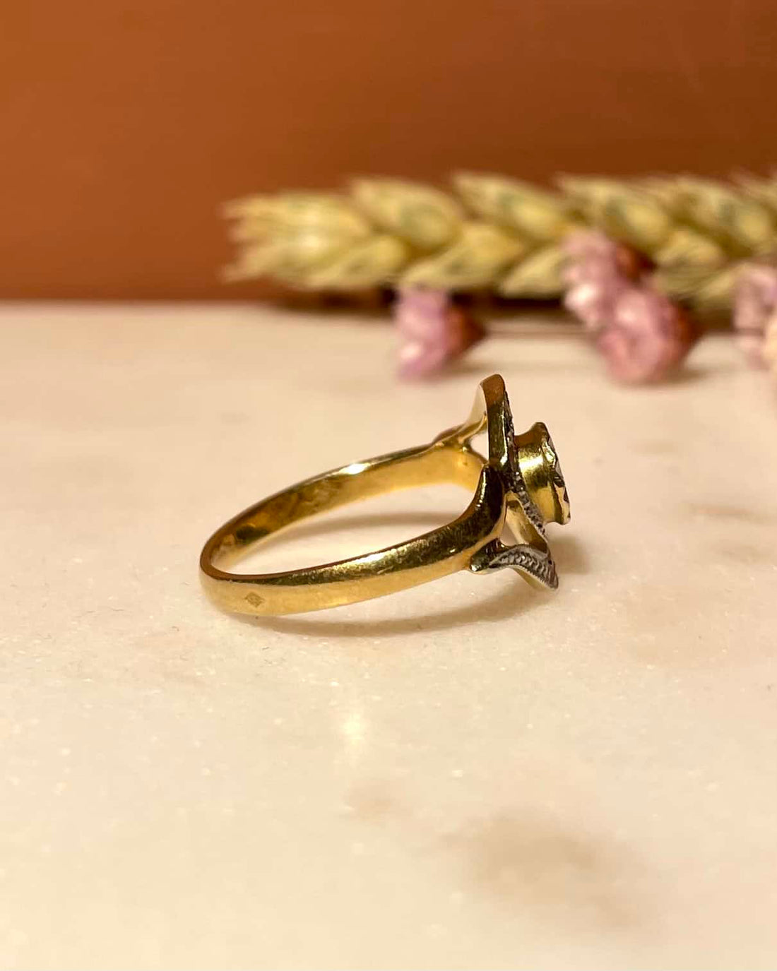 Anillo Art Déco "Gina" con tourbillon de diamantes