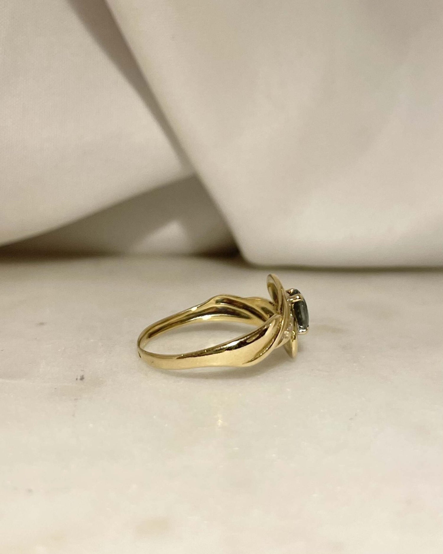 Tourbillon Saphir 0.55 carat &quot;Finelle&quot; - Elliade Paris