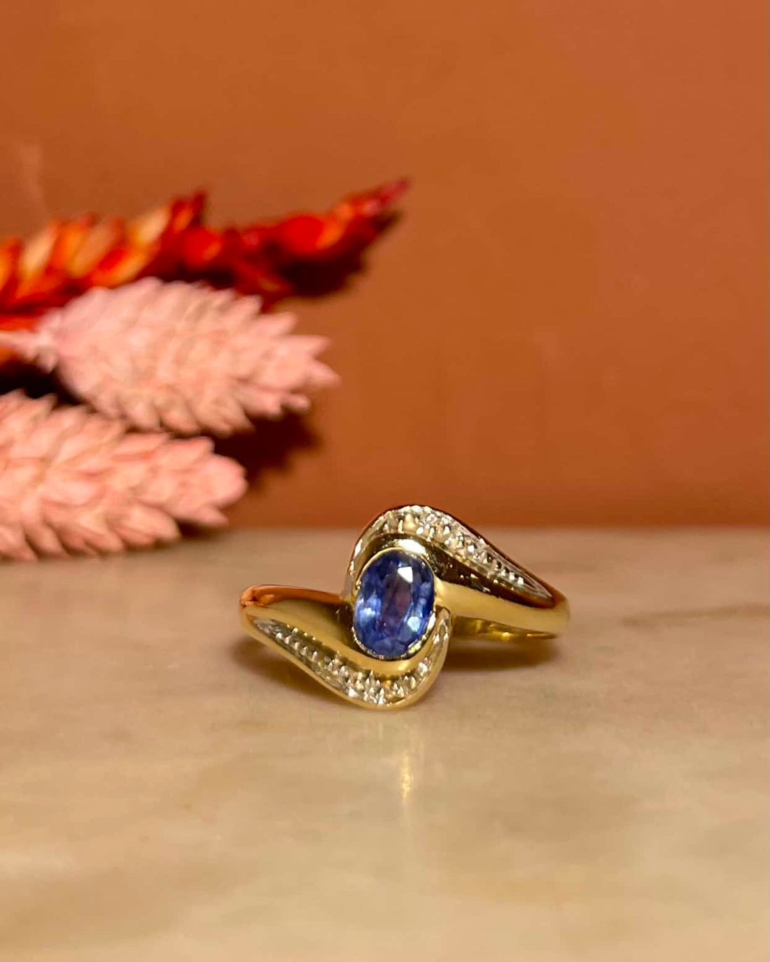 Bague tourbillon saphir &amp; diamants &quot;Maela&quot;