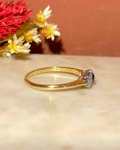 Bague Trilogie Saphir 0.50 carat &amp; Diamants &quot;Gabrielle&quot;