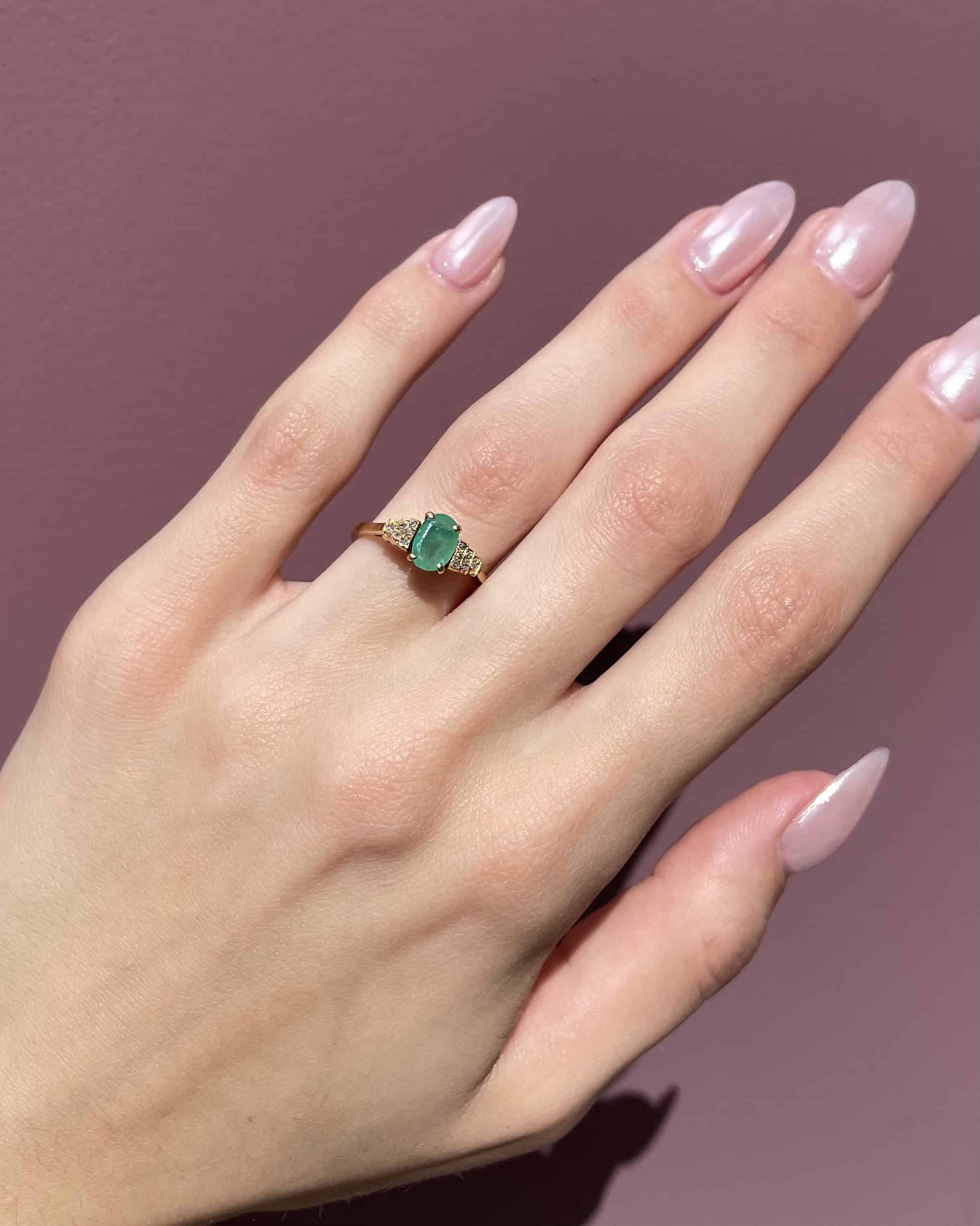 Bague Trilogie Emeraude 0.80 carat &amp; 12 Diamants "Angélique"